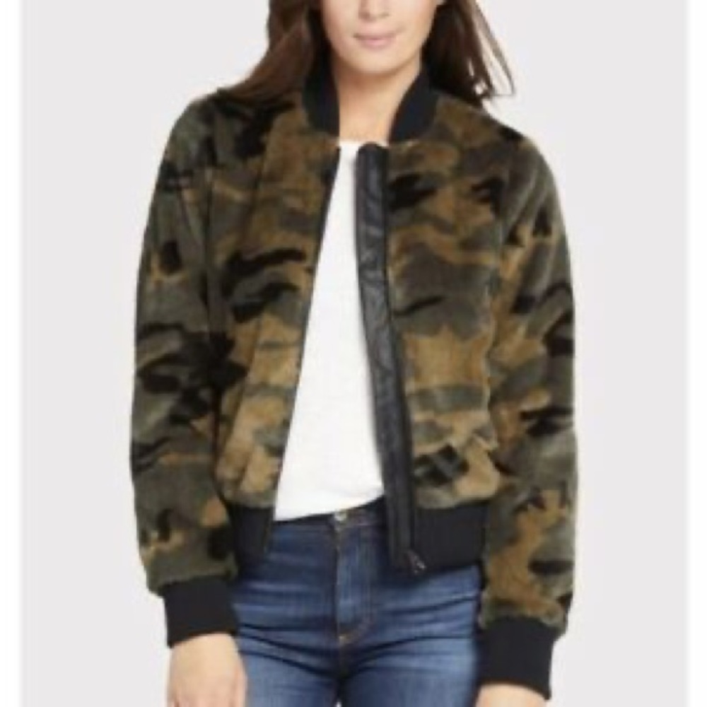 NWT Light Weight Lucky Brand Faux Fur Camouflage Bomber Jacket